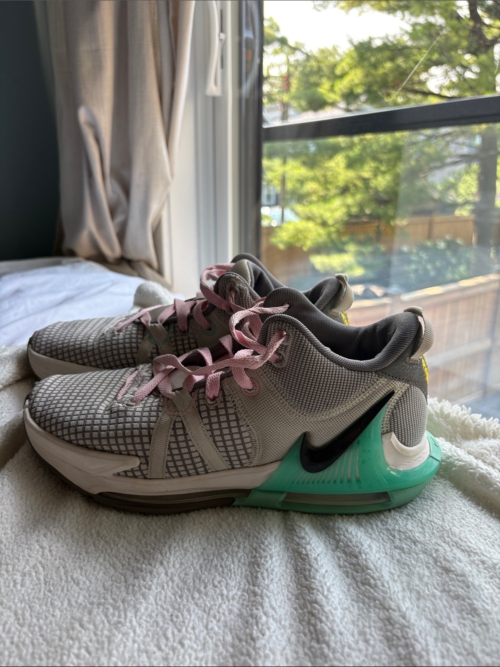 Lebron witness 7 “flat pewter mint” in grey unisex basketball / volleyball shoes